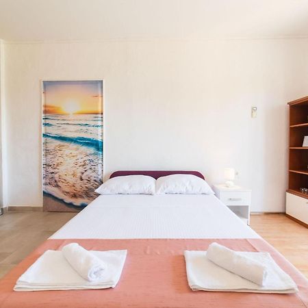 Apartment Livaja Kaštel Novi 客房 照片