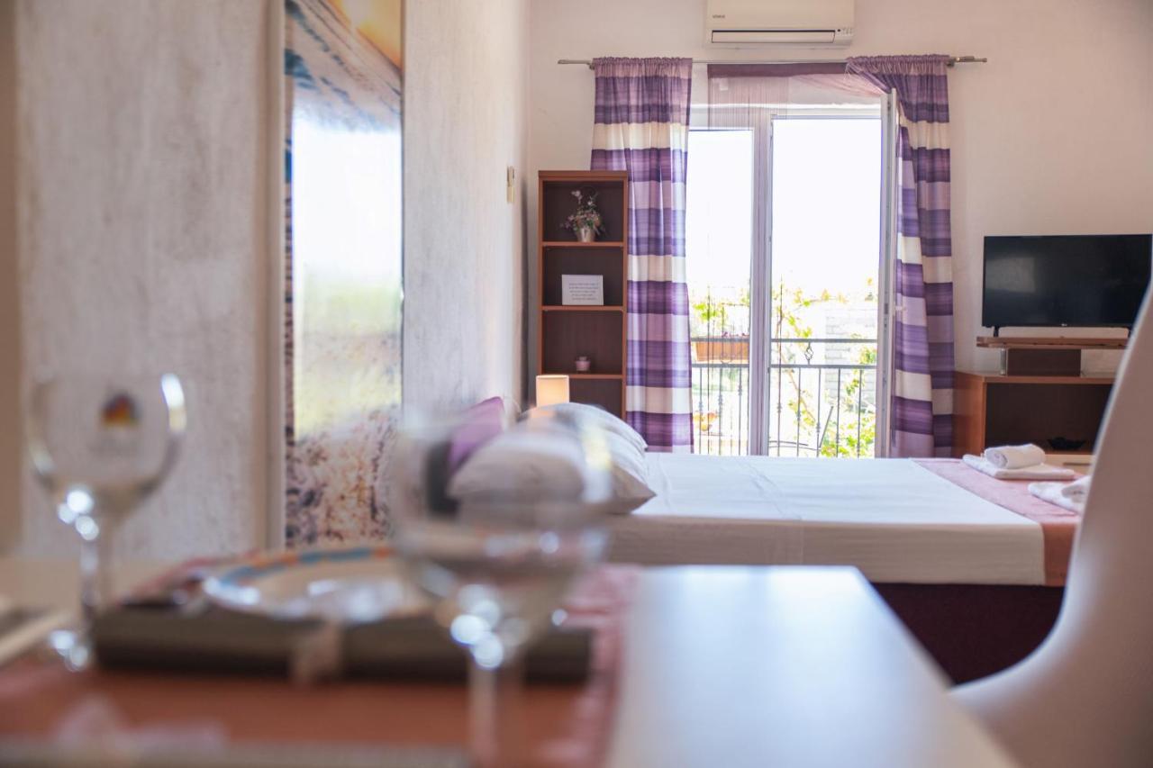 Apartment Livaja Kaštel Novi 外观 照片
