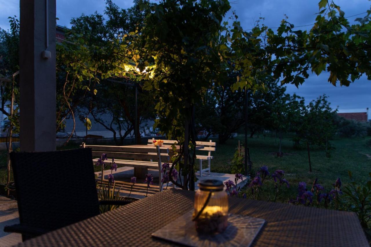 Apartment Livaja Kaštel Novi 外观 照片