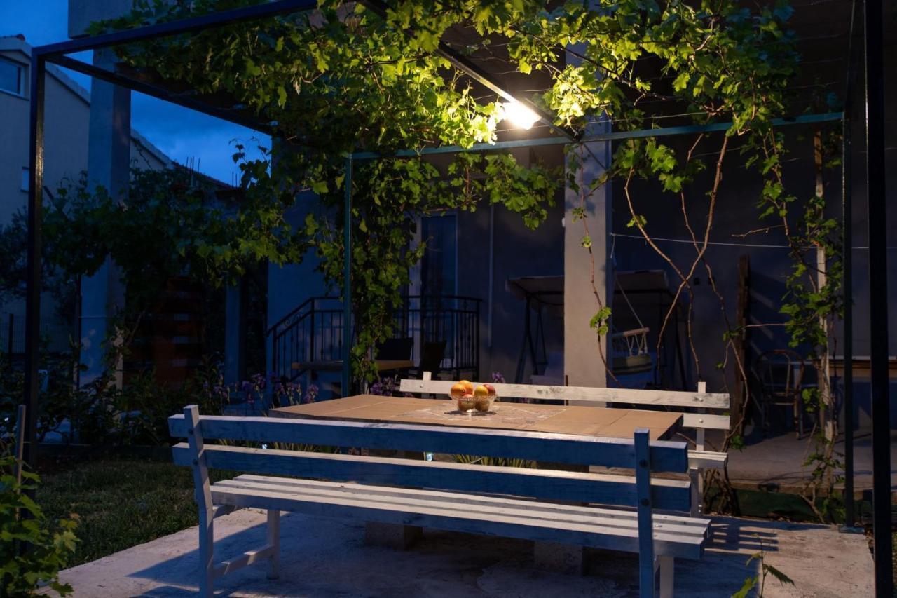 Apartment Livaja Kaštel Novi 外观 照片
