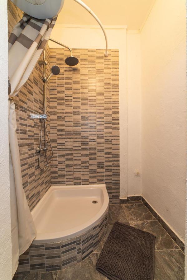 Apartment Livaja Kaštel Novi 外观 照片